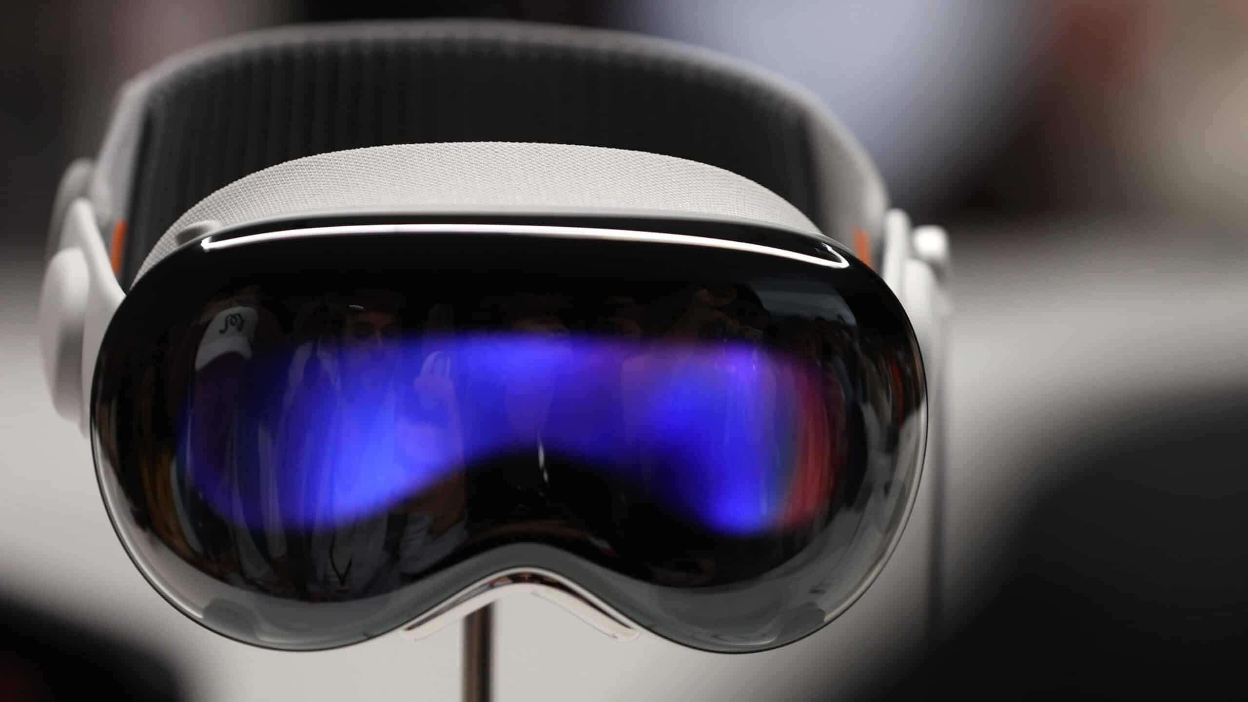 All Your iPad and iPhone Apps Are Going Straight to Apple’s Vision Pro Headset
