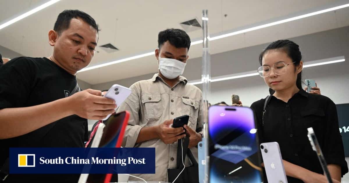 Apple's launch of the iPhone 15 in China encountered difficulties amid the government ban and Huawei's resurgence