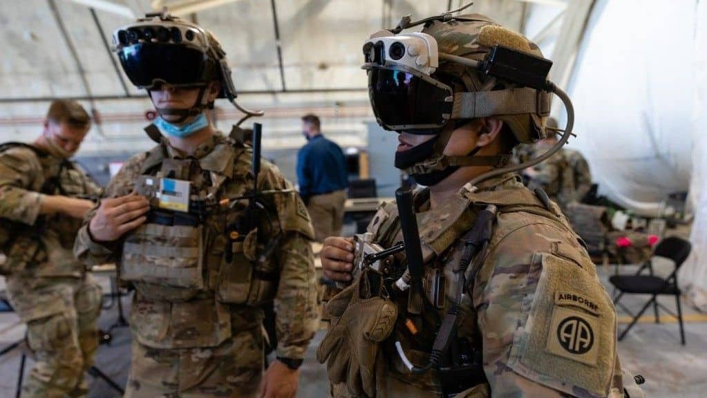 HoloLens for the US military isn't dead yet thanks to 'next phase' approval