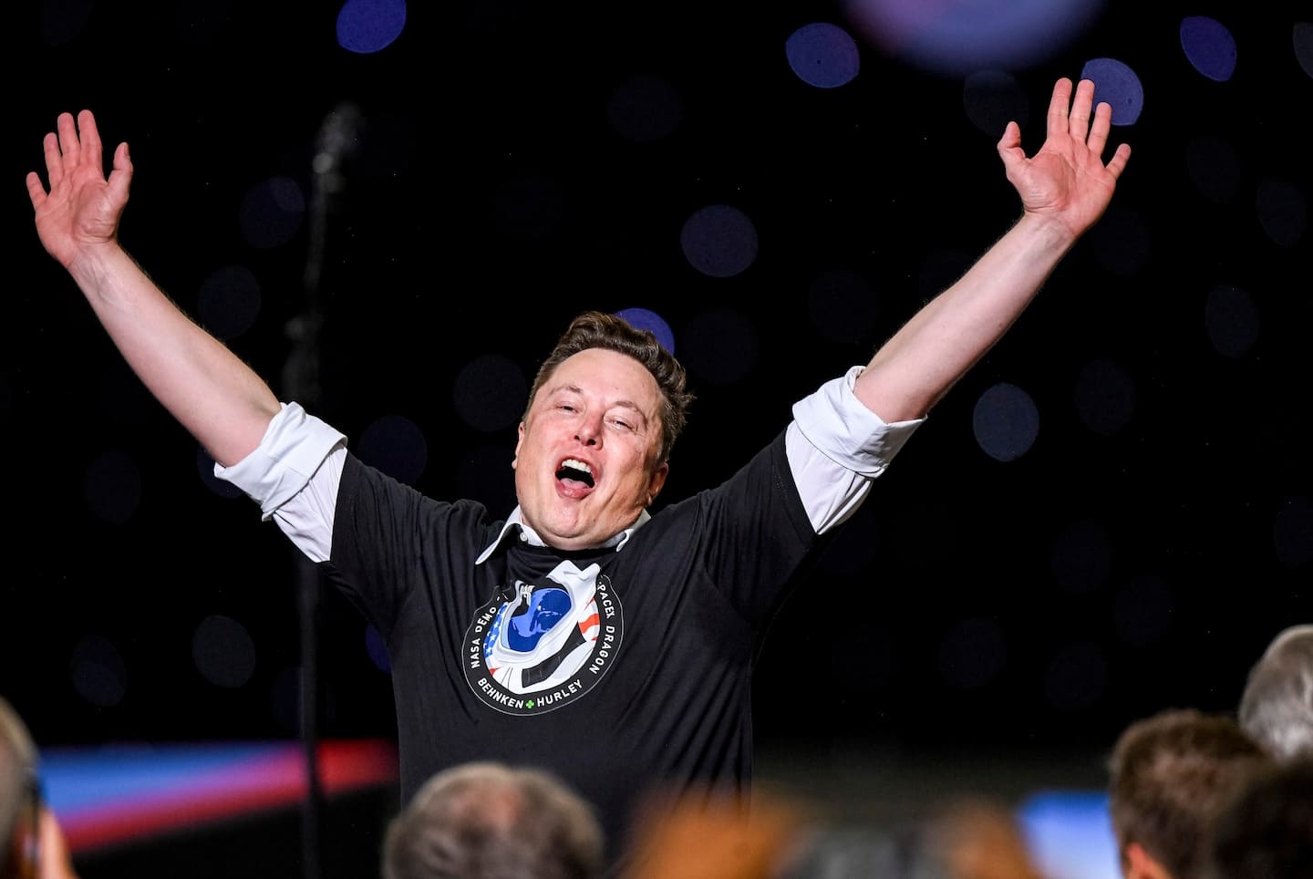 Musk cuts off internet to Ukraine's military while it's attacking Russia's fleet